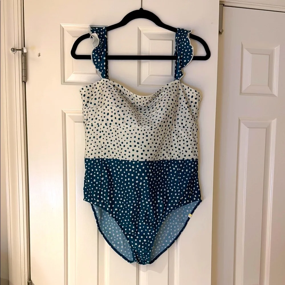 Summersalt Ruffle Oasis in Seaweed - Picture 2 of 4